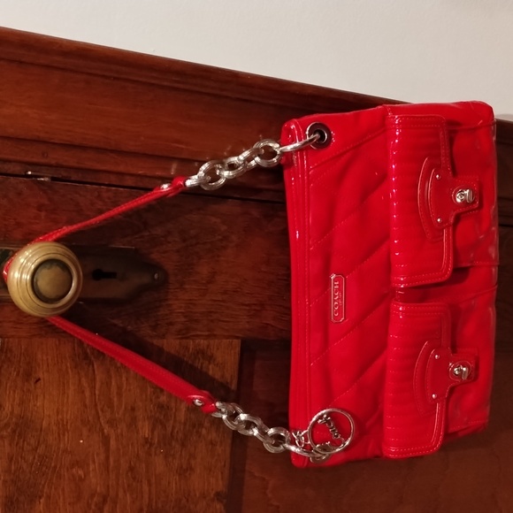 Coach Poppy Quilted Liquid Gloss Cherry Red Patent Leather Shoulder Bag Rare - Picture 17 of 17